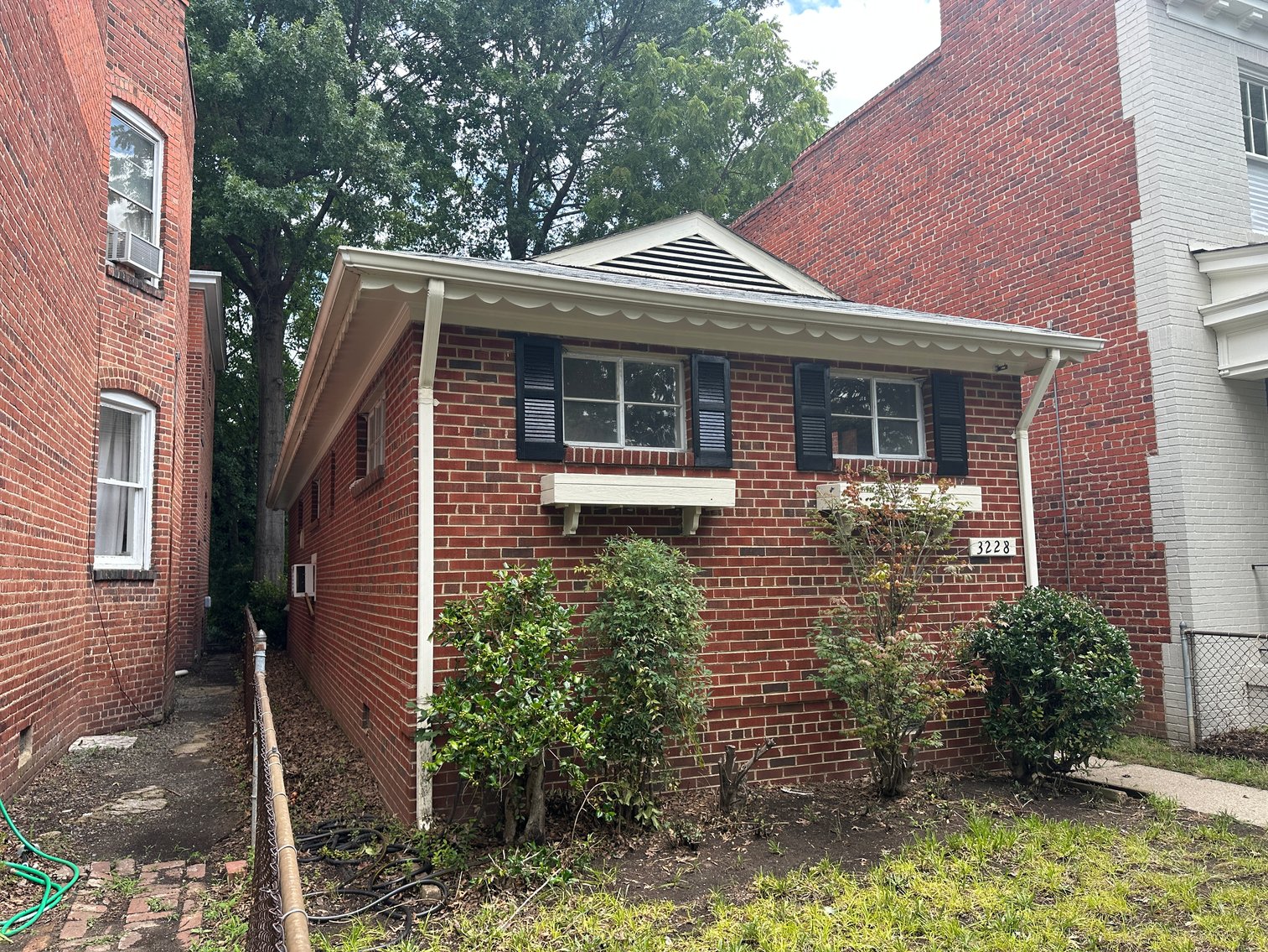 Image for 1 Bed/ 1 Bath Brick Rancher located in the Museum District ; 3228 W. Franklin St