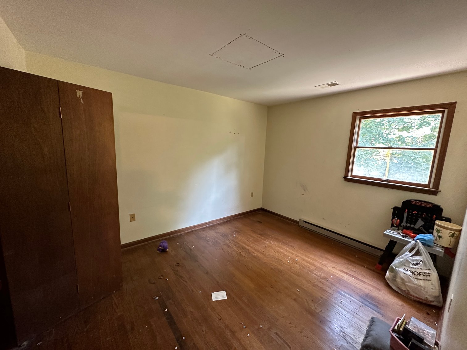 Image for Selling for the Estate of  Geoffrey Peterson . 3 Bed / 2 Bath 2247 Sq. with a large unfinished basement .