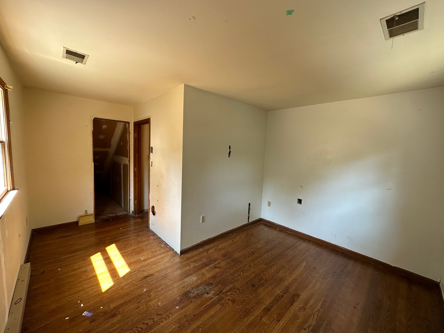 Image for Selling for the Estate of  Geoffrey Peterson . 3 Bed / 2 Bath 2247 Sq. with a large unfinished basement .