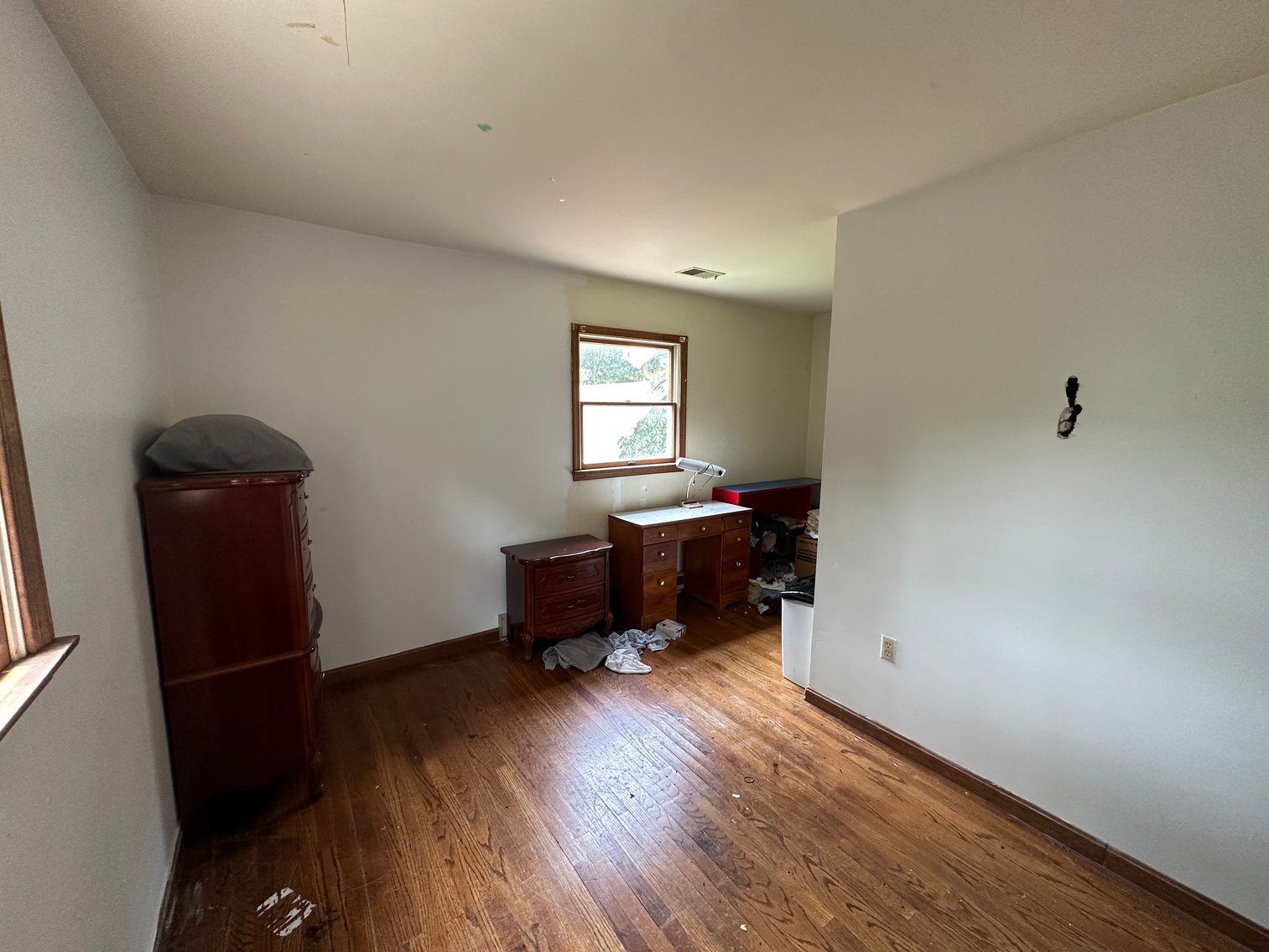 Image for Selling for the Estate of  Geoffrey Peterson . 3 Bed / 2 Bath 2247 Sq. with a large unfinished basement .