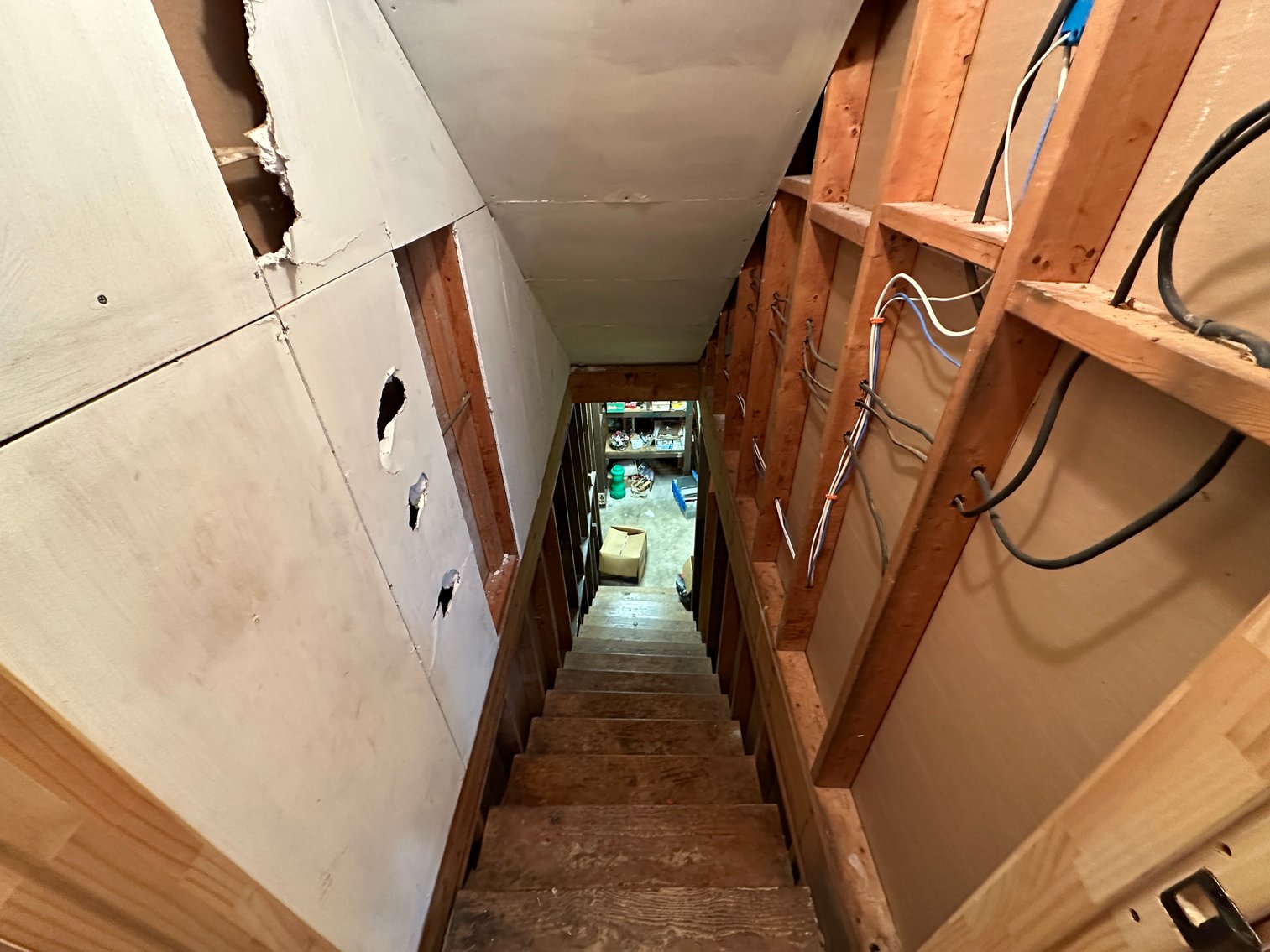 Image for Selling for the Estate of  Geoffrey Peterson . 3 Bed / 2 Bath 2247 Sq. with a large unfinished basement .