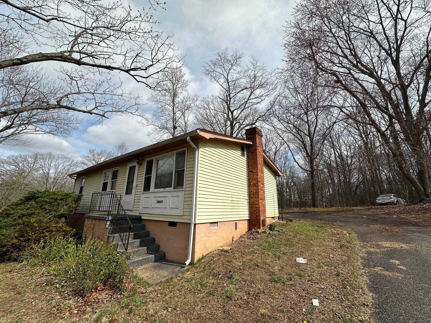 Image for House Flipper Special. Income Producing Opportunity in Fredericksburg, Va. 3 Bed/ 1 Bath, 920 Sq. ft on .41 Acres - Elk Dr
