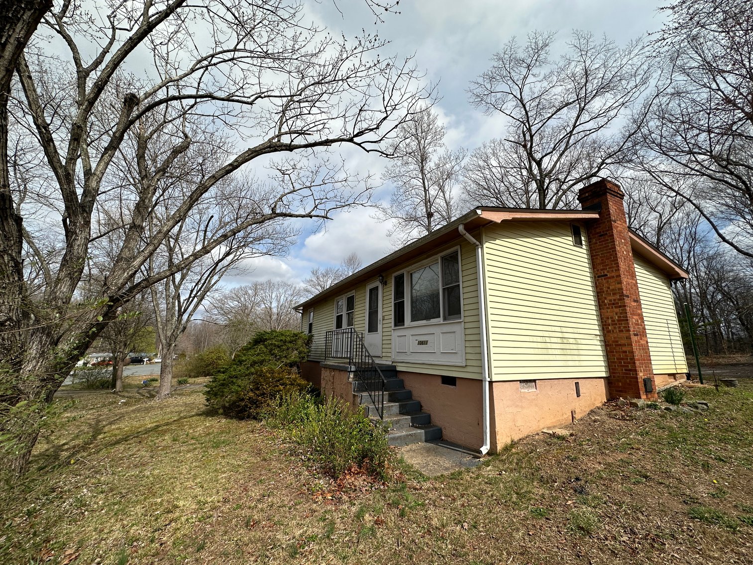 Image for House Flipper Special. Income Producing Opportunity in Fredericksburg, Va. 3 Bed/ 1 Bath, 920 Sq. ft on .41 Acres - Elk Dr