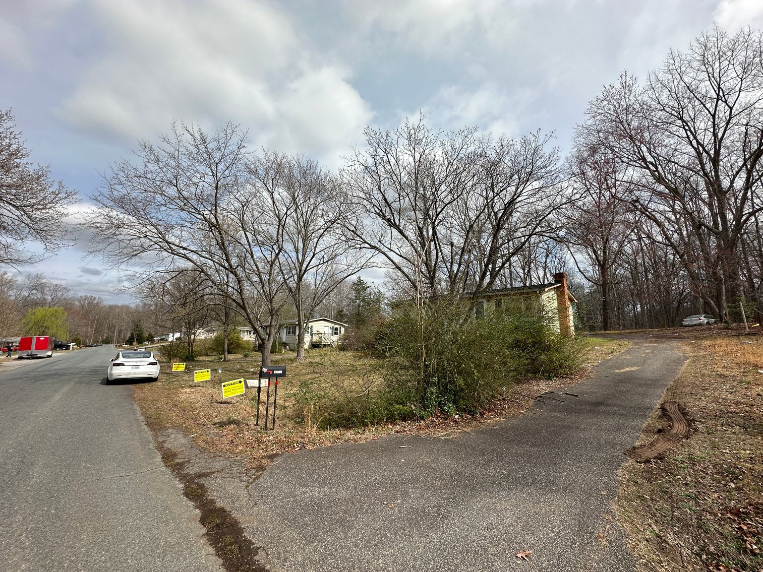 Image for House Flipper Special. Income Producing Opportunity in Fredericksburg, Va. 3 Bed/ 1 Bath, 920 Sq. ft on .41 Acres - Elk Dr