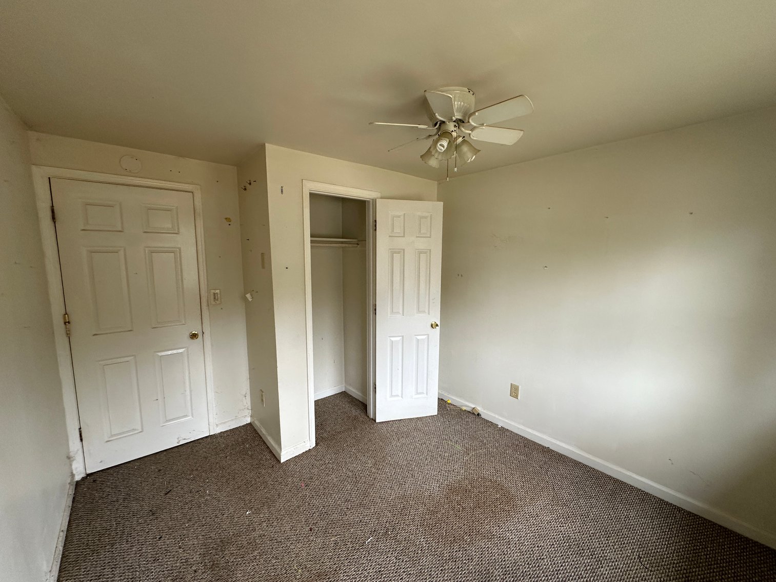 Image for House Flipper Special. Income Producing Opportunity in Fredericksburg, Va. 3 Bed/ 1 Bath, 920 Sq. ft on .41 Acres - Elk Dr