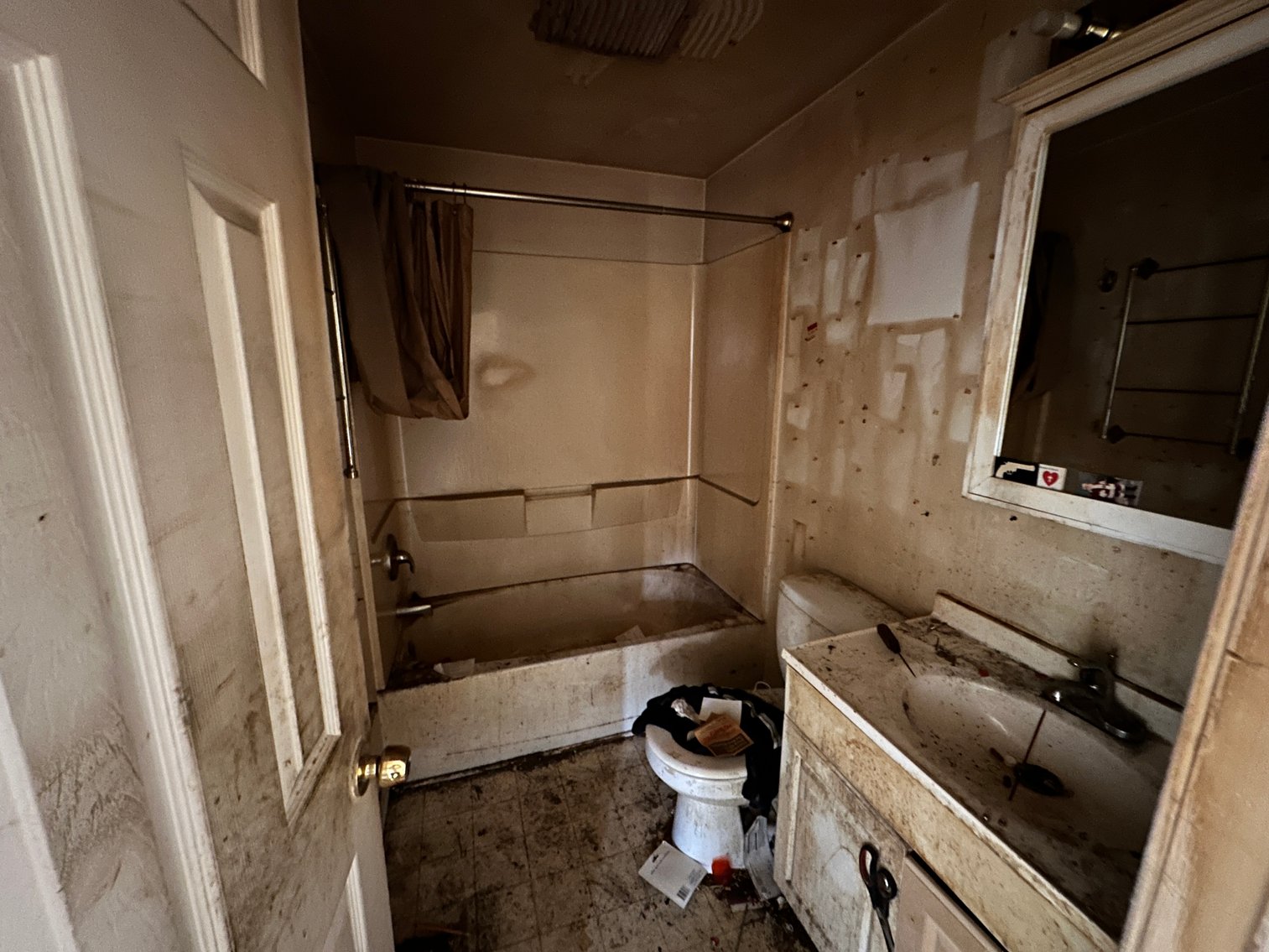 Image for House Flipper Special. Income Producing Opportunity in Fredericksburg, Va. 3 Bed/ 1 Bath, 920 Sq. ft on .41 Acres - Elk Dr