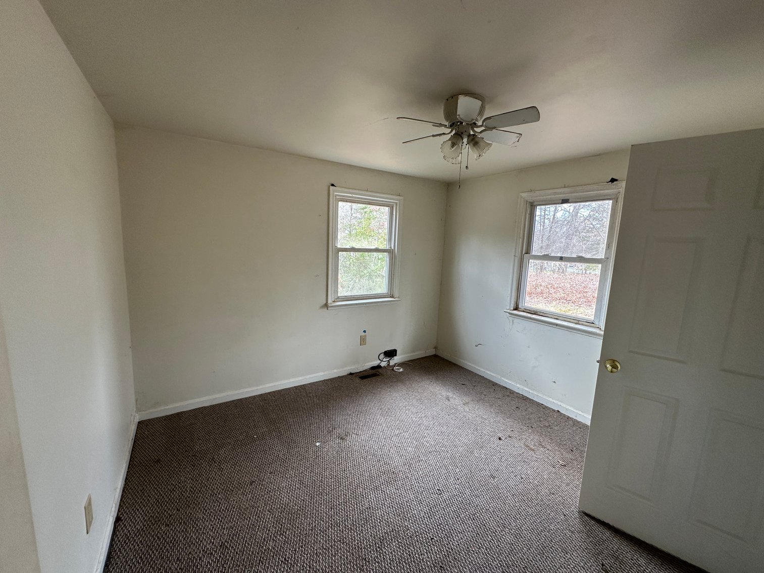 Image for House Flipper Special. Income Producing Opportunity in Fredericksburg, Va. 3 Bed/ 1 Bath, 920 Sq. ft on .41 Acres - Elk Dr