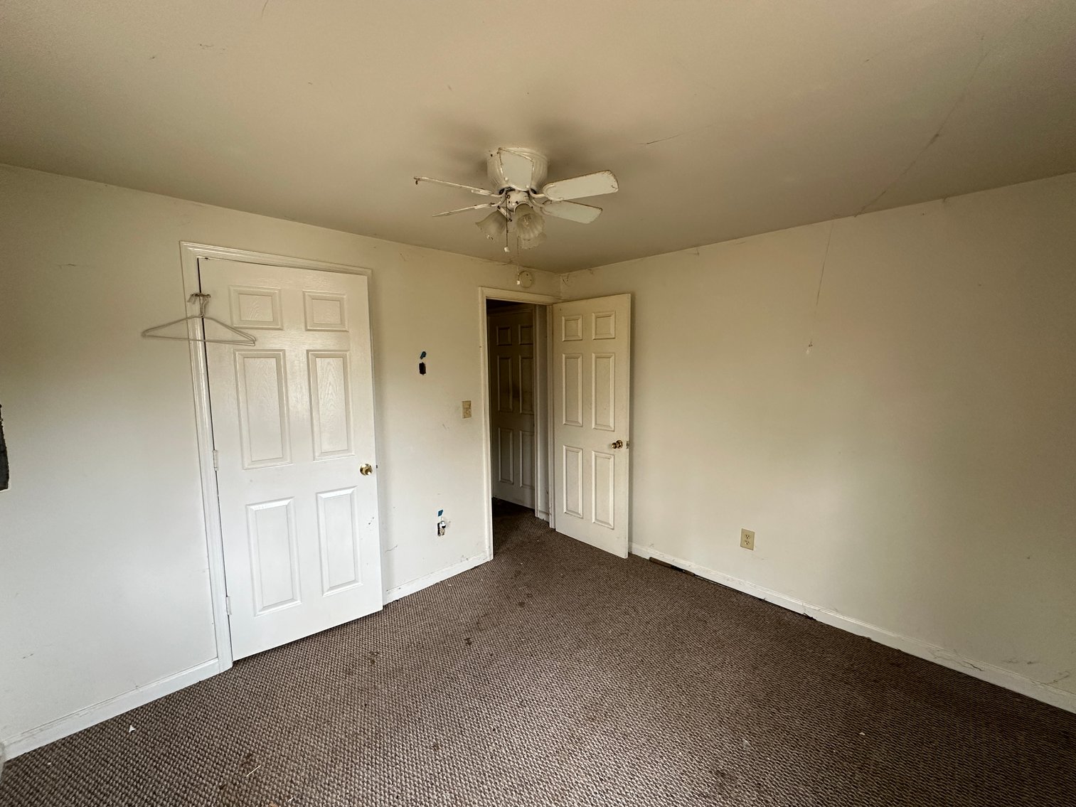 Image for House Flipper Special. Income Producing Opportunity in Fredericksburg, Va. 3 Bed/ 1 Bath, 920 Sq. ft on .41 Acres - Elk Dr