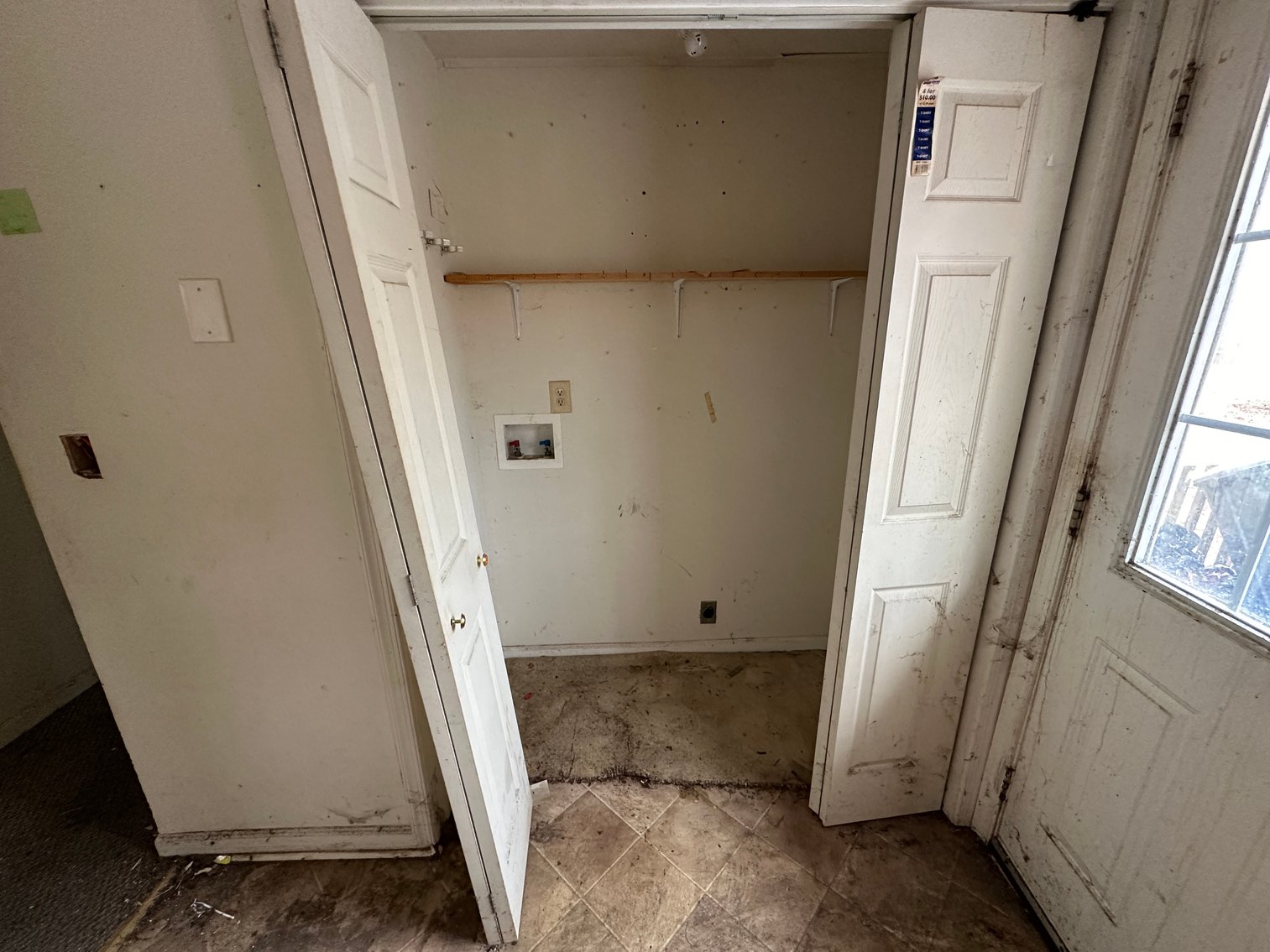 Image for House Flipper Special. Income Producing Opportunity in Fredericksburg, Va. 3 Bed/ 1 Bath, 920 Sq. ft on .41 Acres - Elk Dr