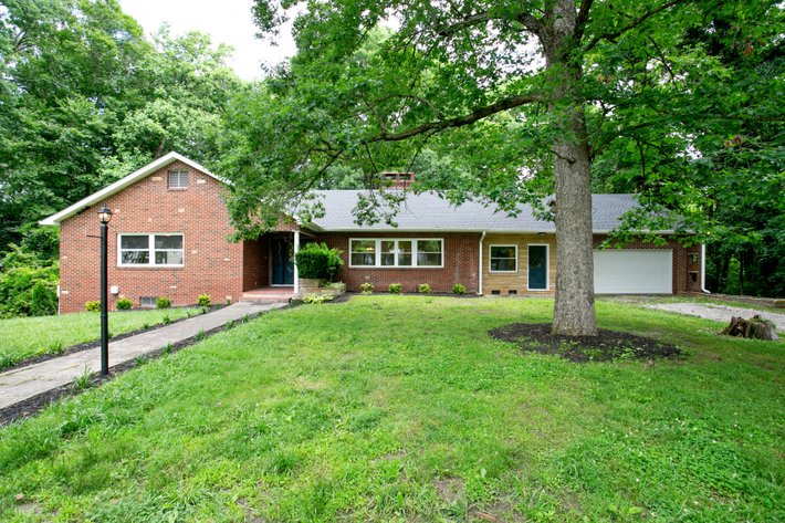 Image for Beautifully Renovated Brick Rancher on 1.33 Acres. 3 bed/ 3 bath, 2284 Sq.ft with an unfinished, 2000 +/-Sq.ft walkout basement.