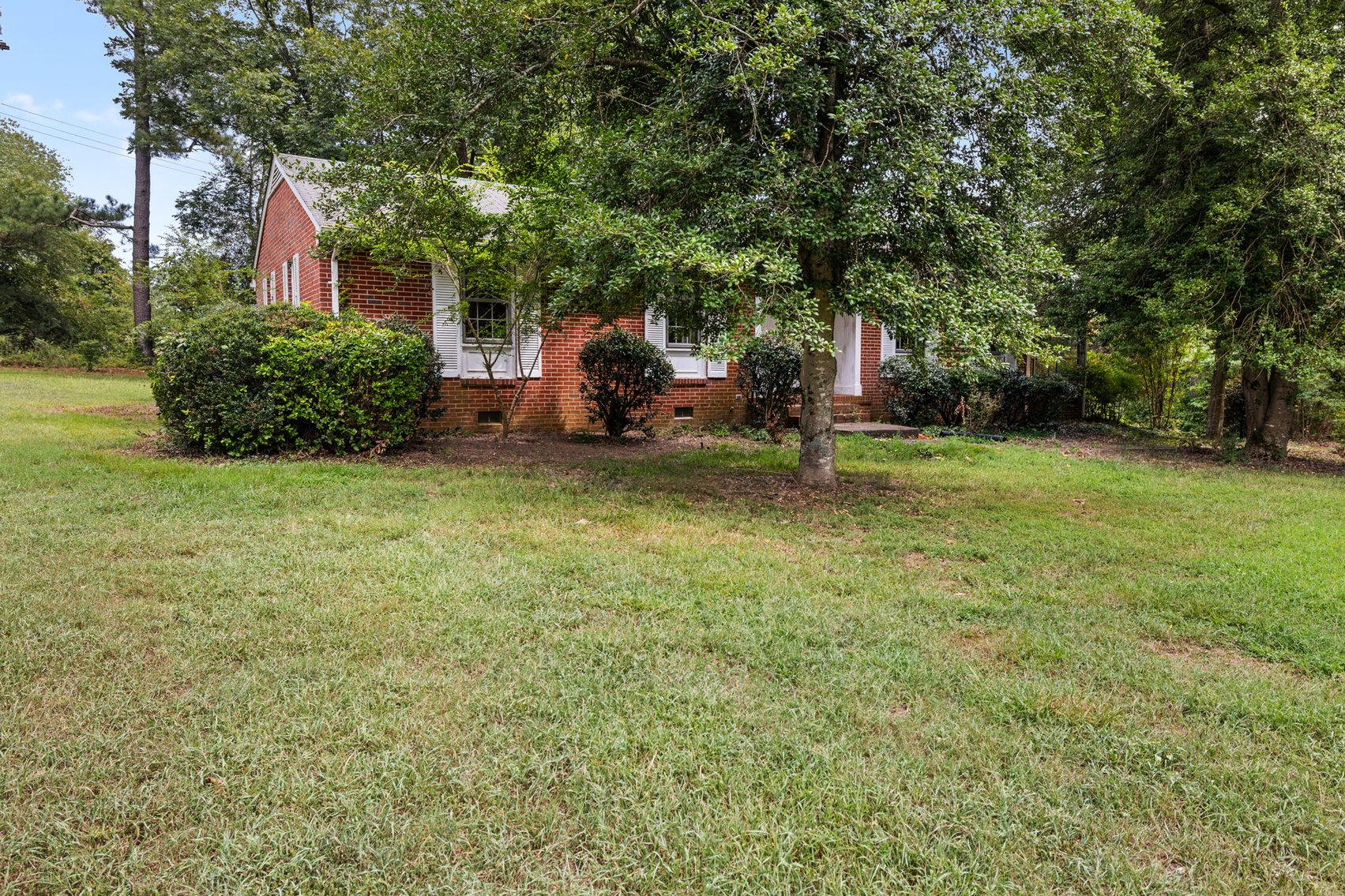 Image for 4 Bed/2.5 Bath Quaint Brick Ranch Minutes Outside of Short Pump - 11992 S Anna Dr