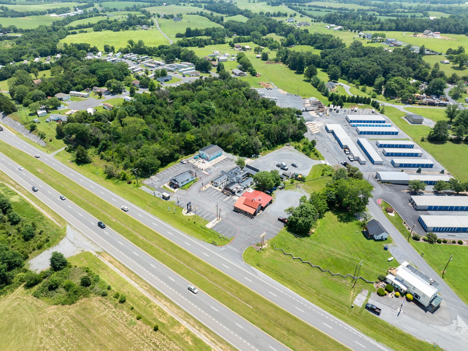 Image for Income Producing Multi-Tenant Commercial Retail Center - 6 Buildings on 1.59 Acres - Elkton VA