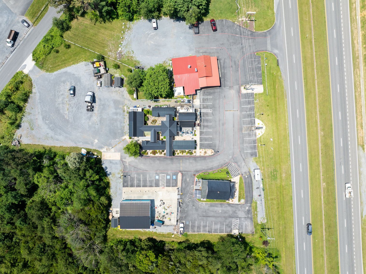 Image for Income Producing Multi-Tenant Commercial Retail Center - 6 Buildings on 1.59 Acres - Elkton VA