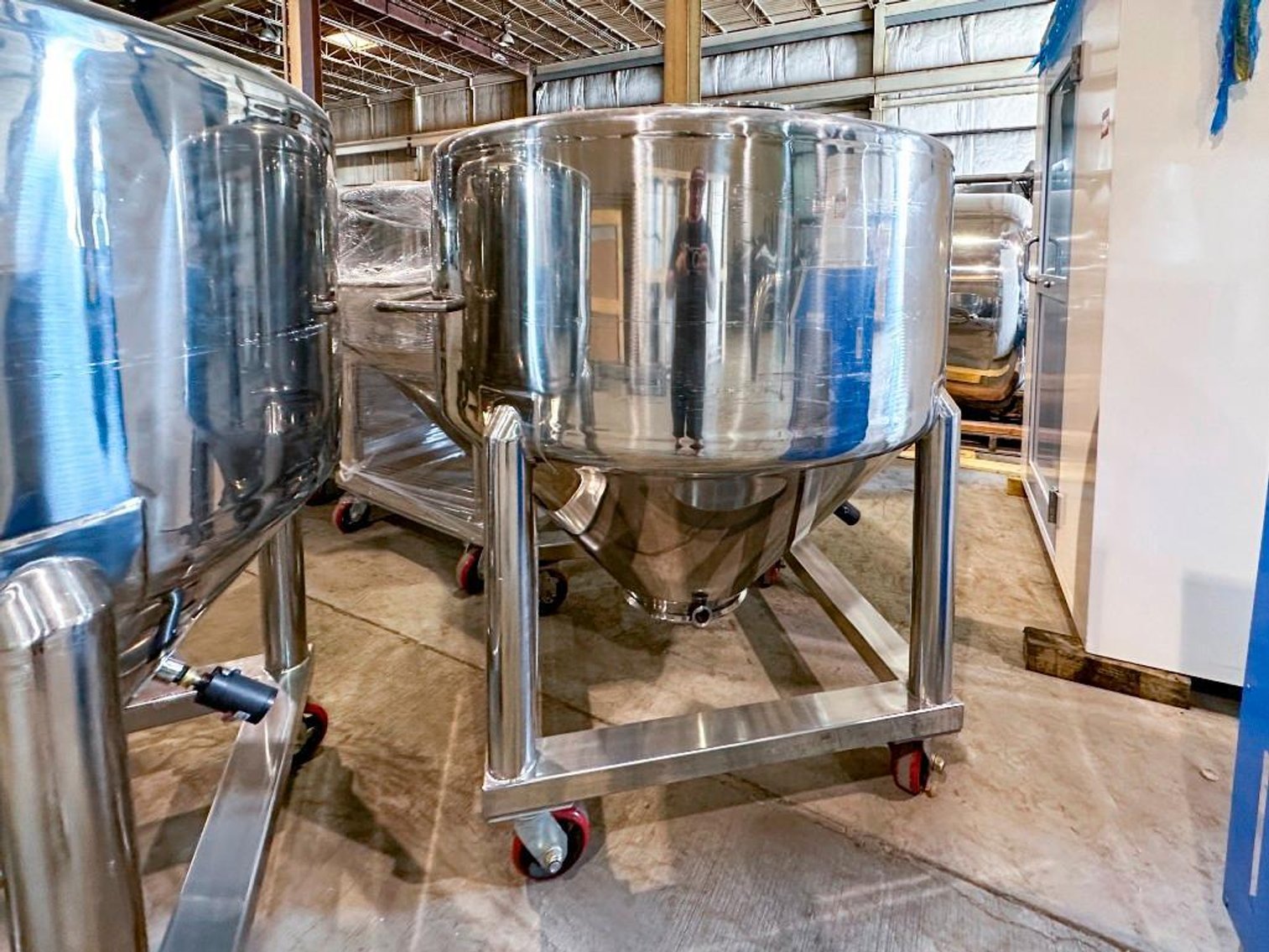 Image for ***SOLD*** MJK1864 Stainless Steel Roller Tote