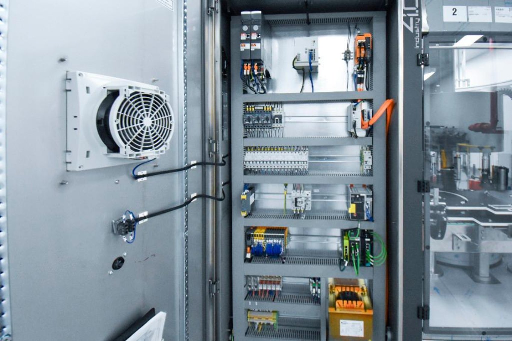 Image for ***SOLD*** MJK1859 P.E Automatic labelling machine Series SL KD776