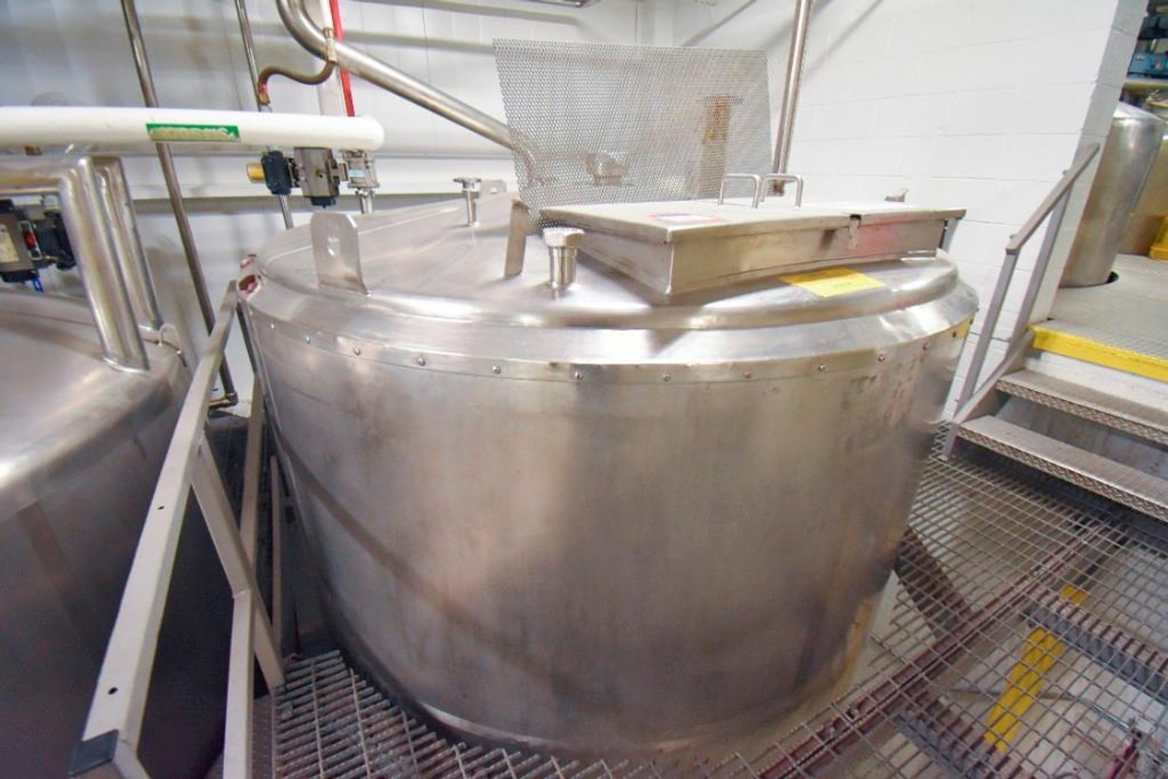 Image for MJK1853 4000 Gallon Tank