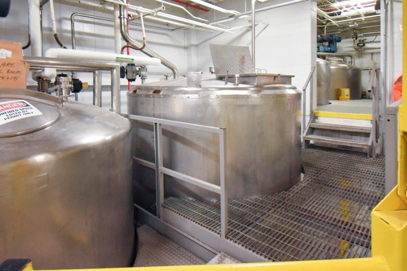 Image for MJK1853 4000 Gallon Tank