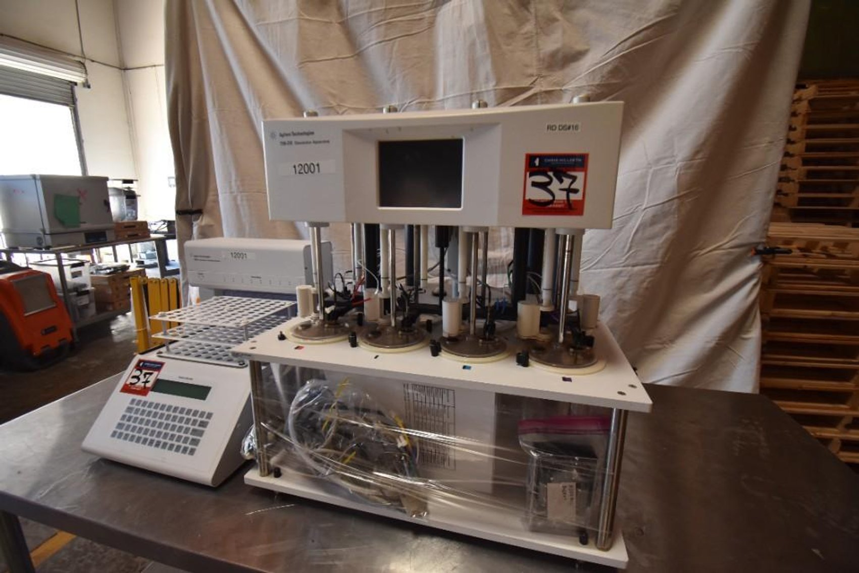 Image for ***SOLD*** MJK1806 Agilent technologies 708– DS dissolution apparatus, 8000 dissolution sampling station
