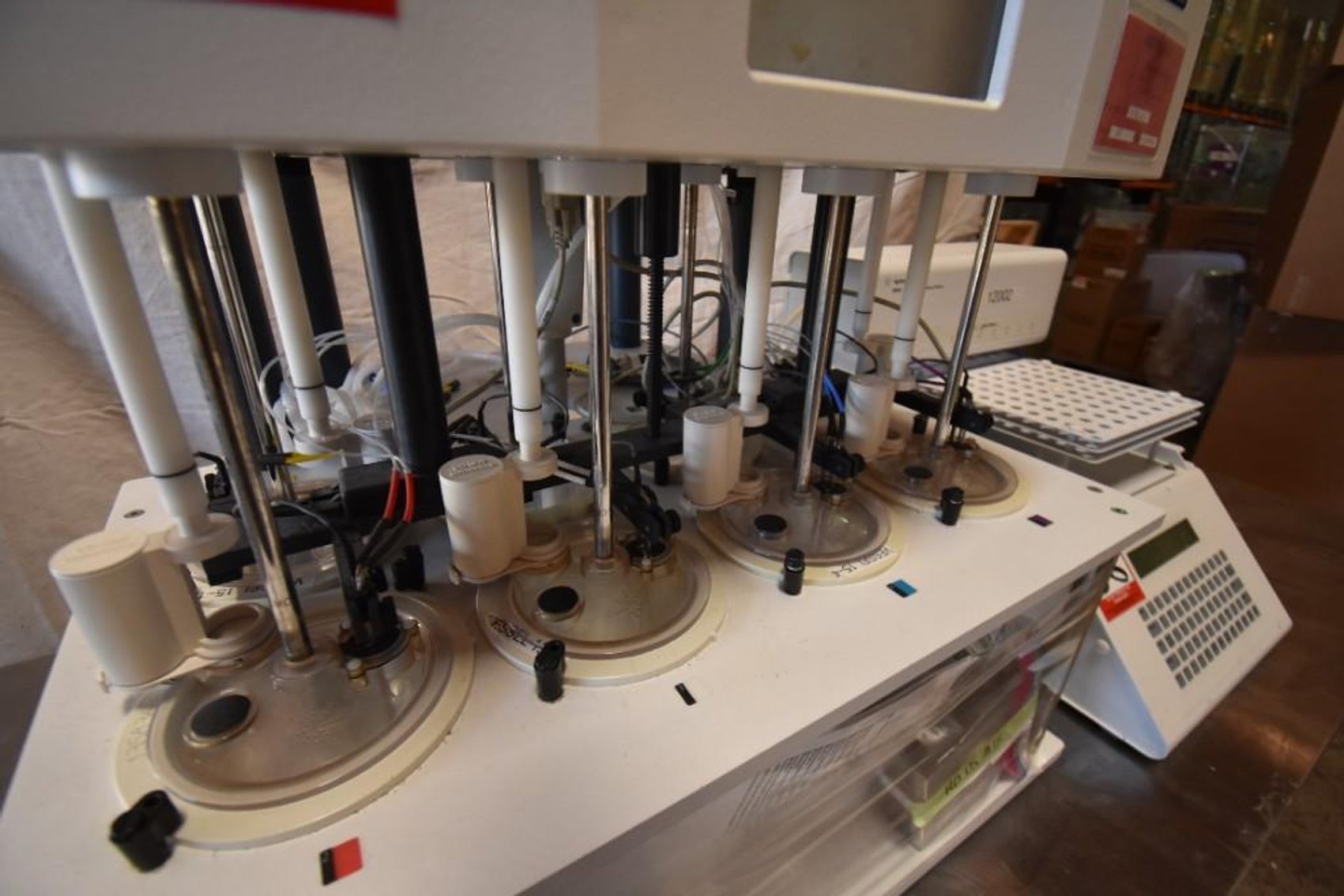Image for ***SOLD*** MJK1805 Agilent technologies 708– DS dissolution apparatus, 8000 dissolution sampling station