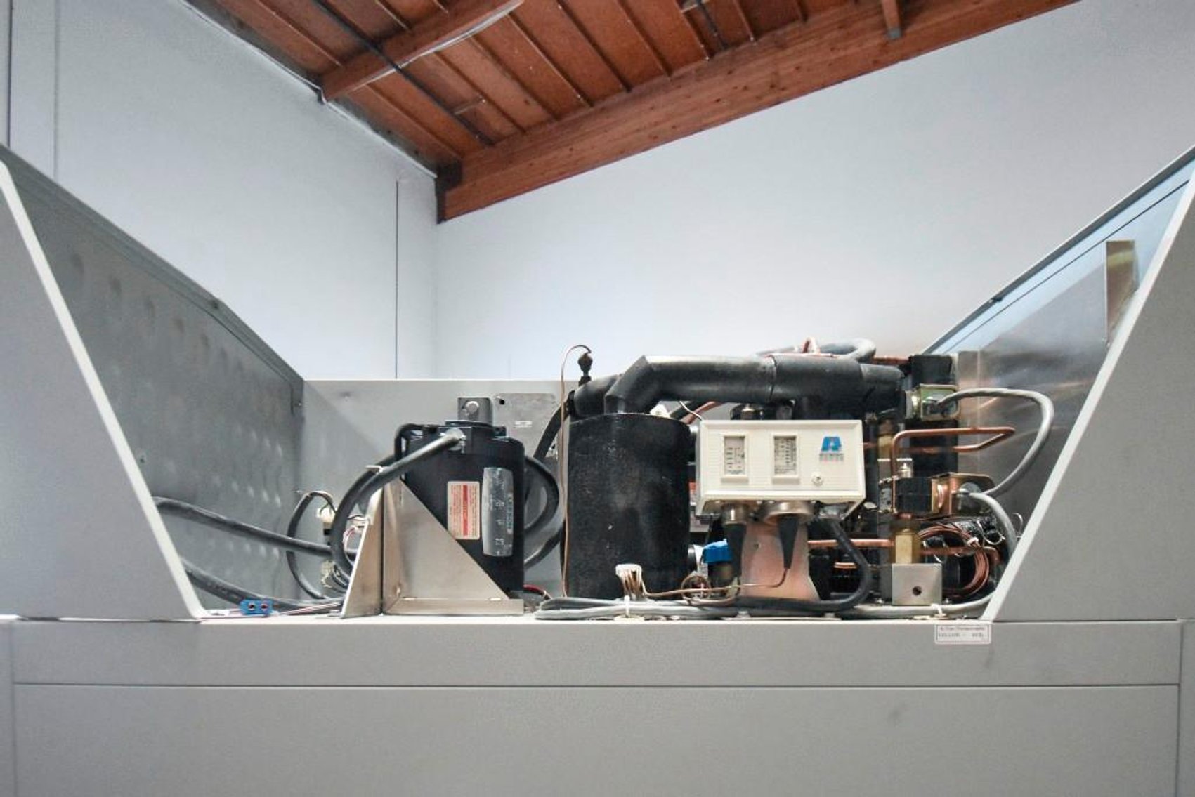 Image for MJK1789 Environmental Specialties, Cryo-refrigerator (ES 2000 C)