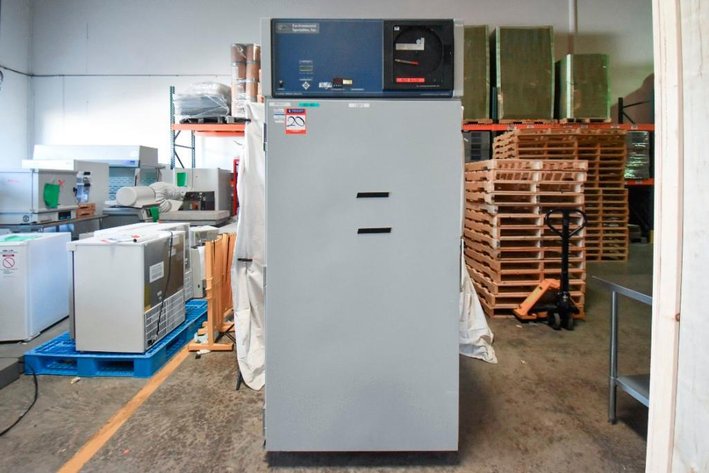 Image for MJK1789 Environmental Specialties, Cryo-refrigerator (ES 2000 C)