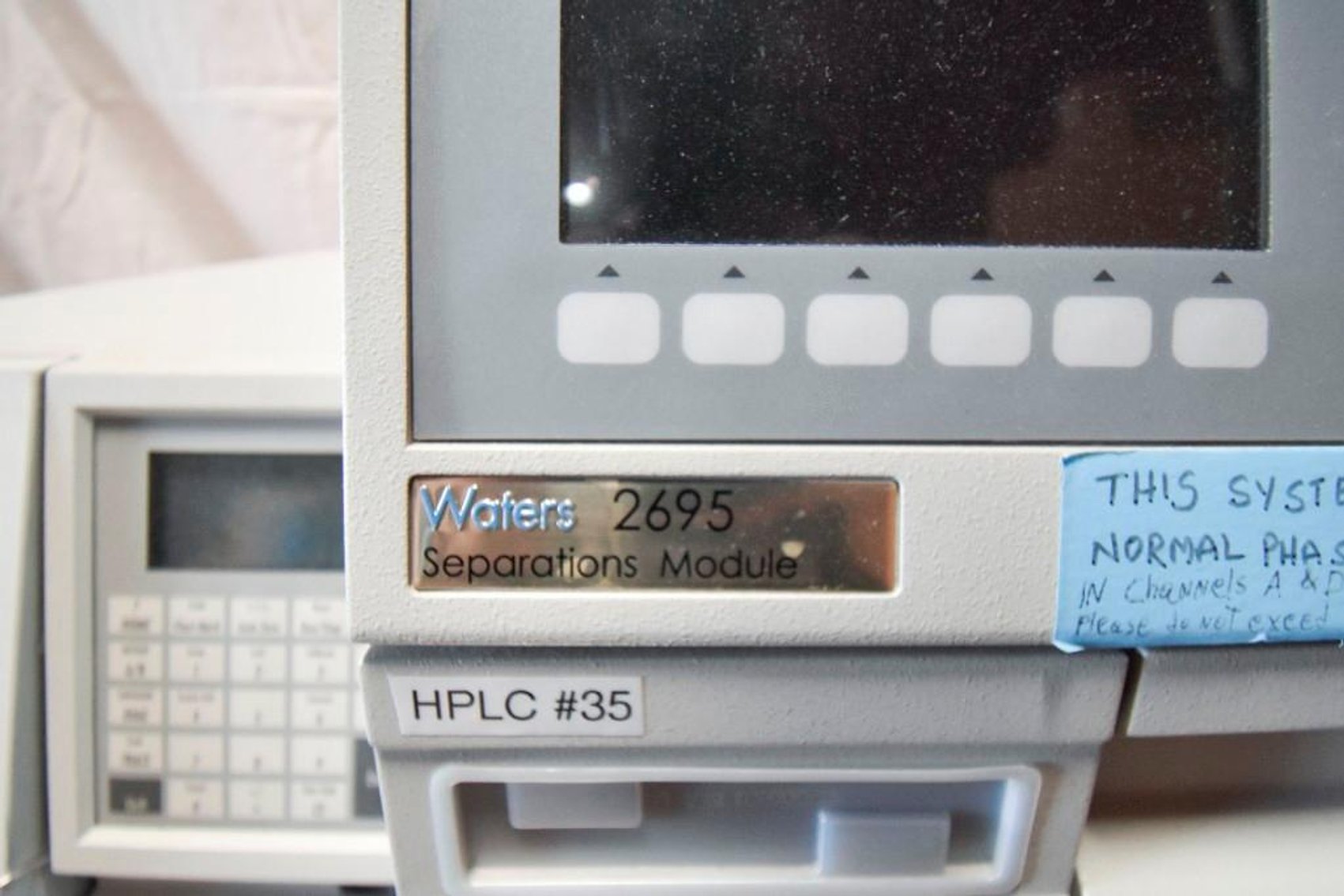 Image for ***SOLD*** MJK1777 Water HPLC System Waters 2695 Separation module