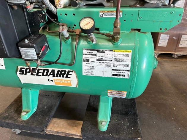 Image for MJK1881 Speedaire by Dayton .75 HP Air Compressor with 30 Gallon tank
