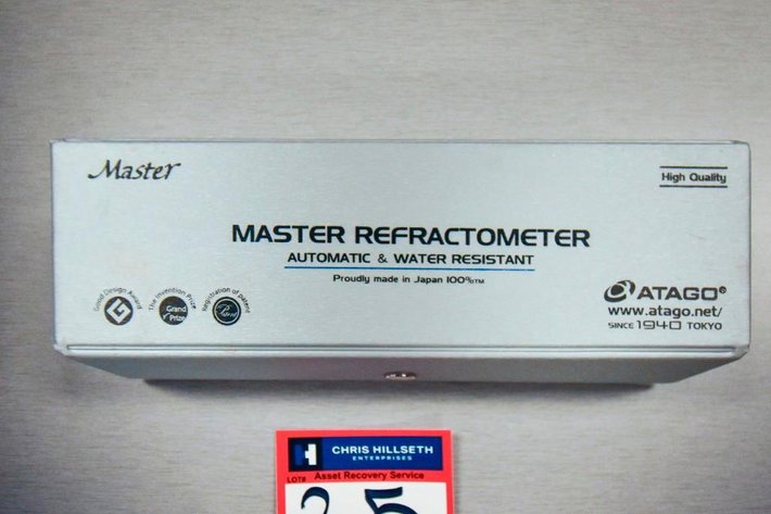 Image for ***SOLD***  MJK1739 ATAGO Hand-held Master Refractometer