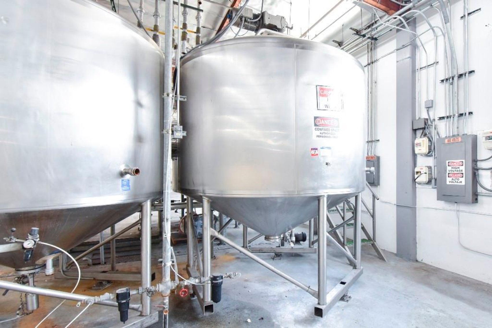 Image for ***SOLD*** MJK1701 2000 Gallon Stainless Steel Steam Jacketed Tank with Cone Bottom Full Sweep Blade