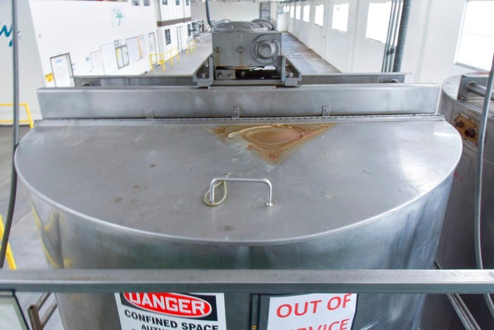 Image for MJK1702 1500 Gallon Stainless Steel Tank Full Sweep Blade