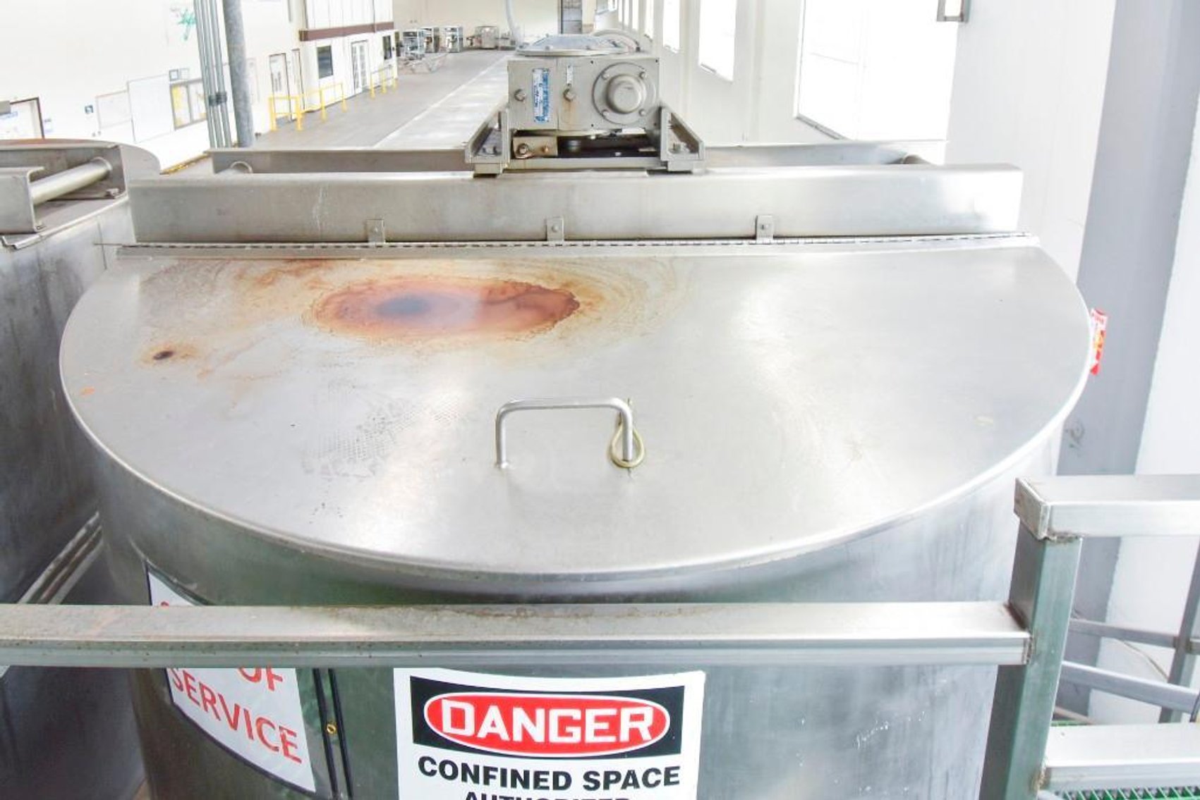 Image for MJK1703 1500 Gallon Stainless Steel Tank Sweep Blade