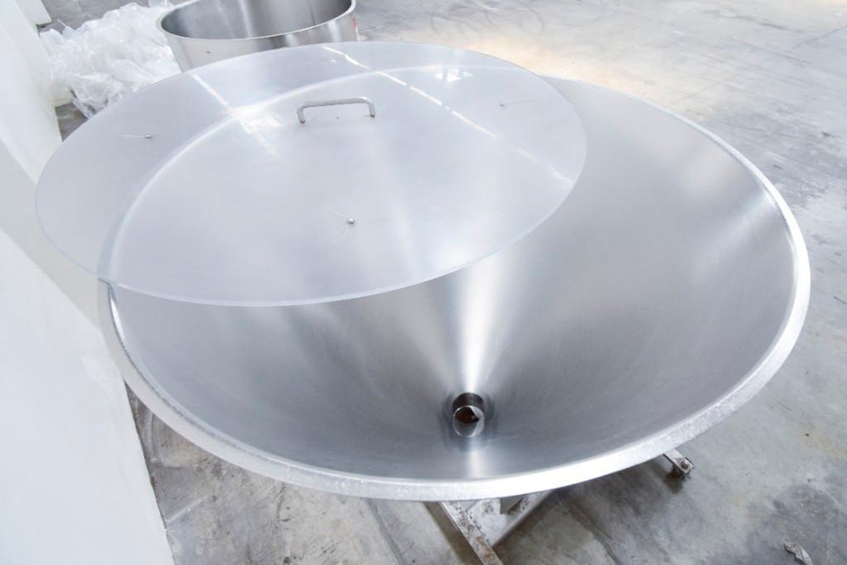 Image for ***SOLD*** MJK1721 Hinds Bock Single Piston Liquid Filler on Casters