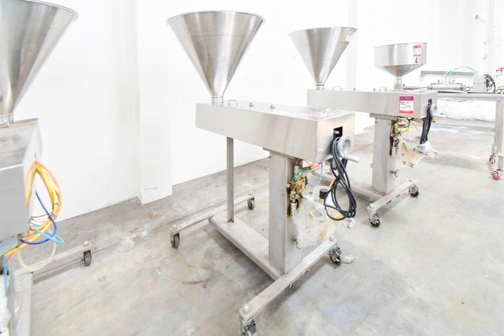 Image for ***SOLD*** MJK1722 Hinds Bock Single Piston Liquid Filler on Casters