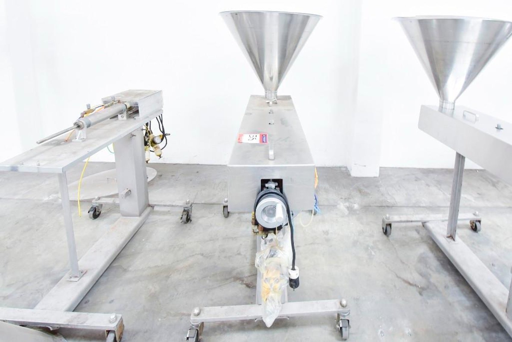 Image for ***SOLD*** MJK1723 Hinds Bock Single Piston Liquid Filler on Casters