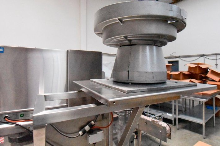 Image for MJK1876 Charles Lapierre inc Unicap- 200 Cap torquer With Automation Devices Vibratory feeder