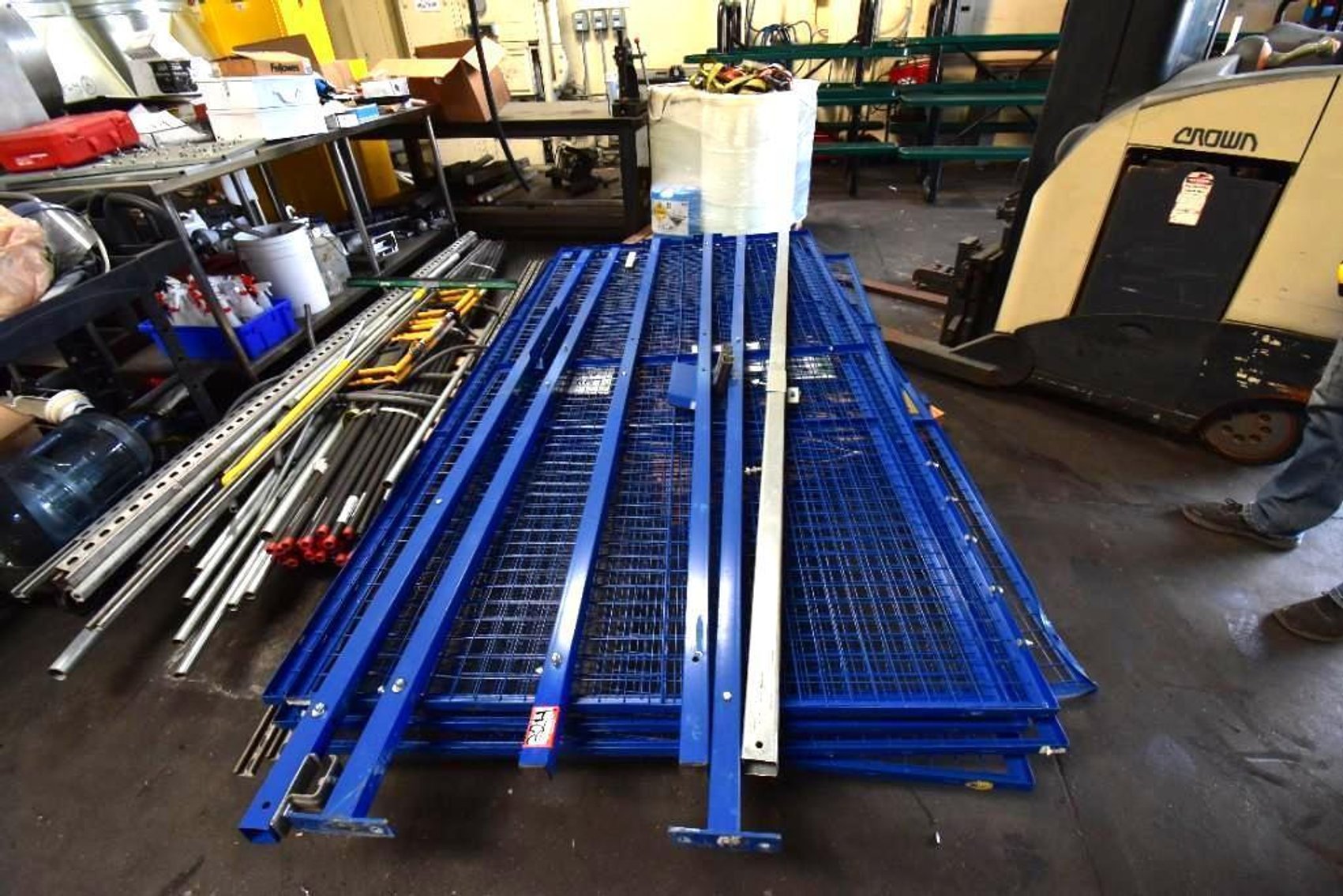 Image for MJK2001 Blue Cage 10' L x 20