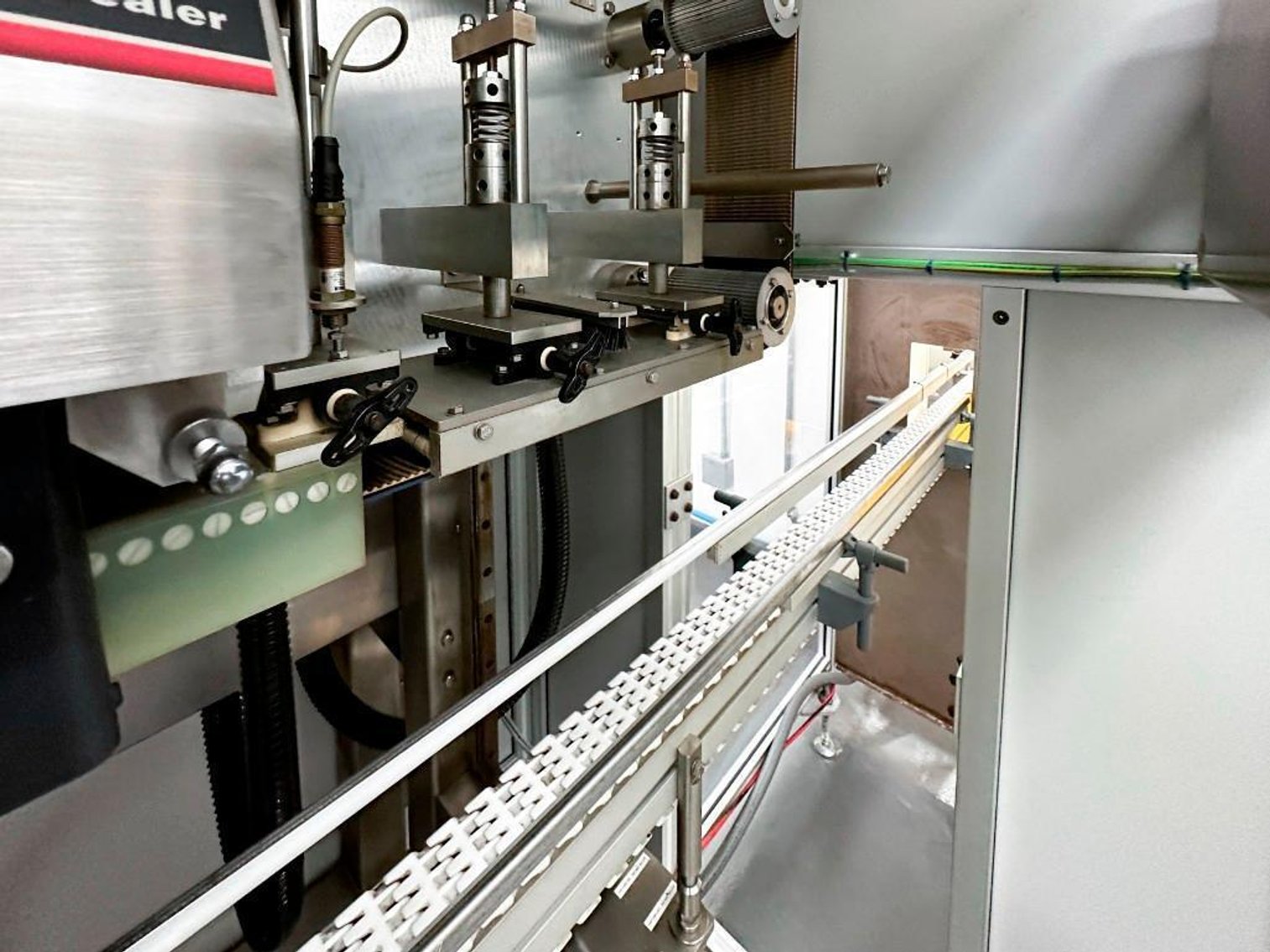 Image for MJK2000 FORD 310 MD Press Bottle/Jar Foil Sealer