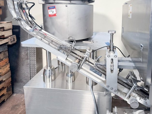 Image for MJK2004 8 Spindle Capper w/ Feeder&nbsp;MDL HJB