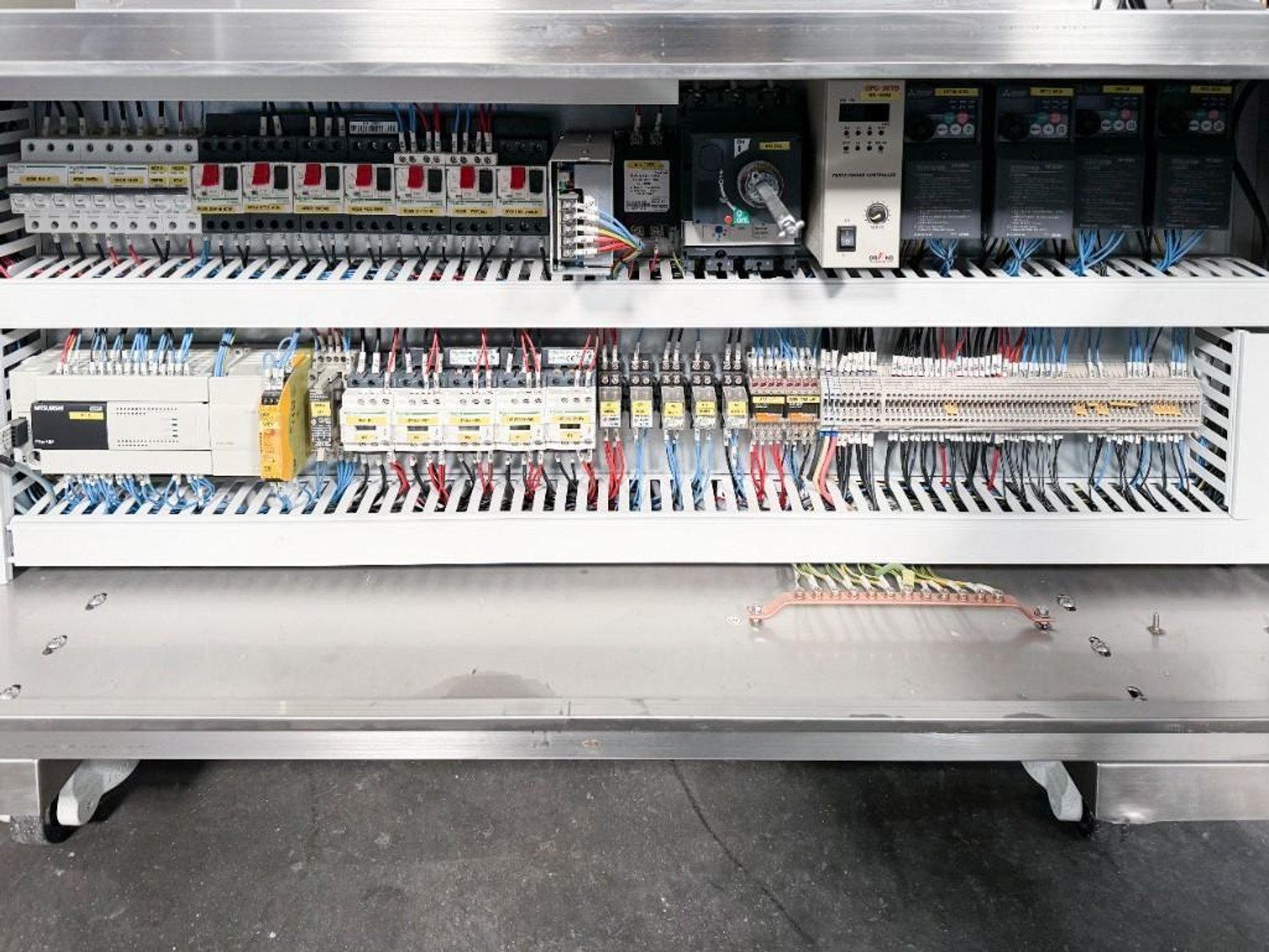 Image for MJK2004 8 Spindle Capper w/ Feeder&nbsp;MDL HJB