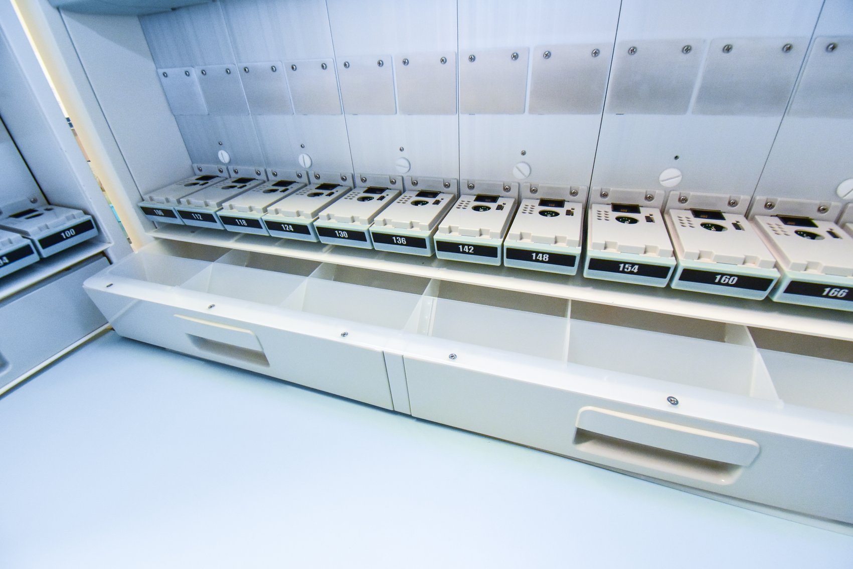 Image for MJK2032 Automatic Tablet Dispensing & Packaging System MDL: JV- 240BX6