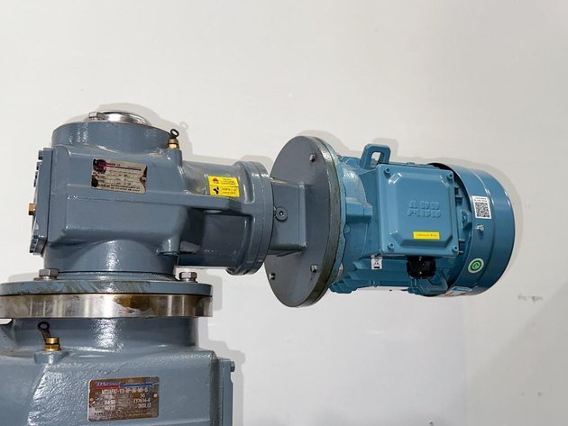 Image for MJK1917 NEW - 500 Liter, SS, Fully Jacketed, Vacuum, Triple Motion Mixing Kettle