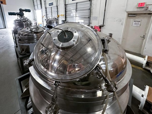 Image for MJK1928 NEW - 1000 Liter, SS, Fully Jacketed, Vacuum, Triple Motion Mixing Kettle