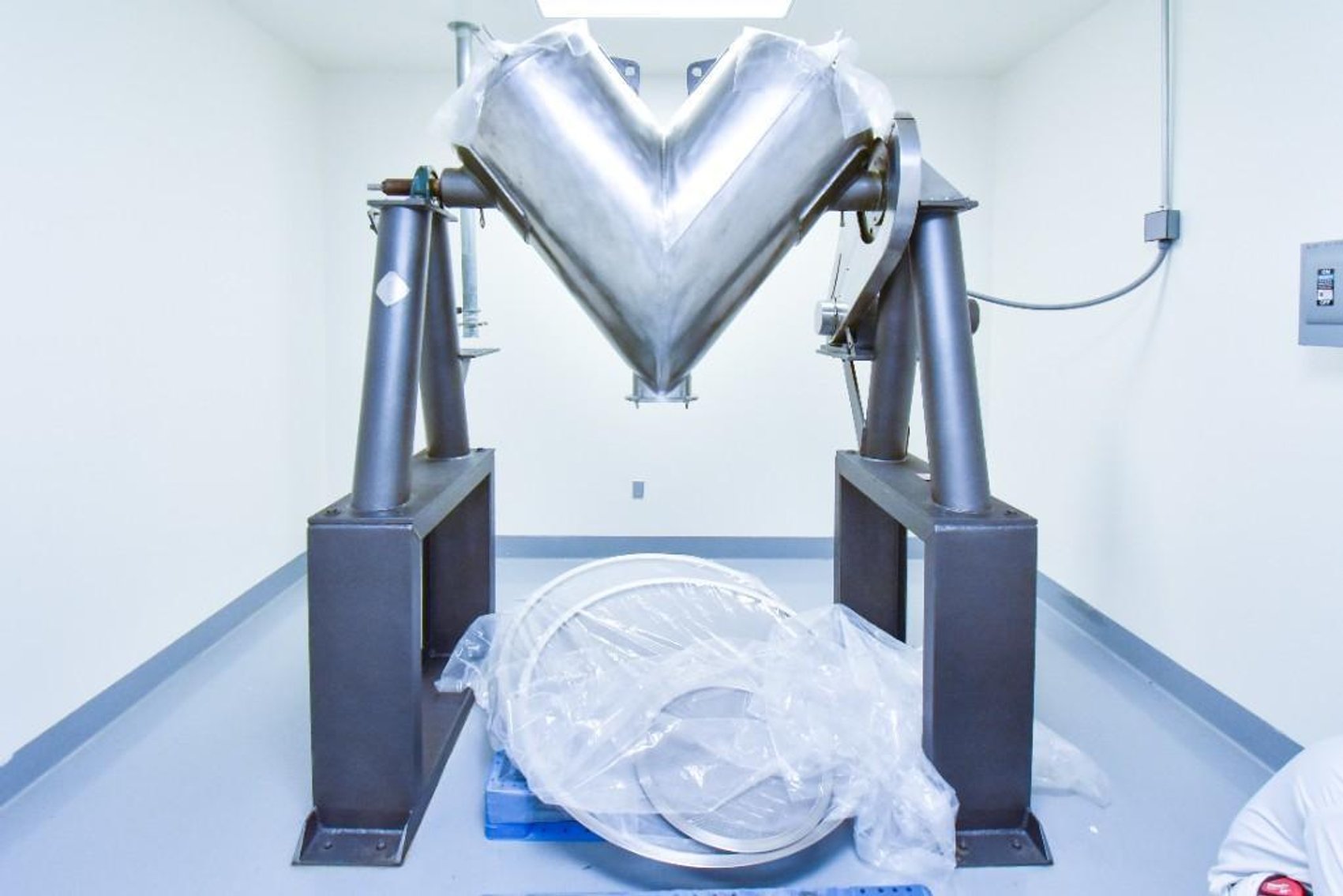 Image for ***SOLD*** MJK2043 Patterson Kelley 10 CU FT V- Blender