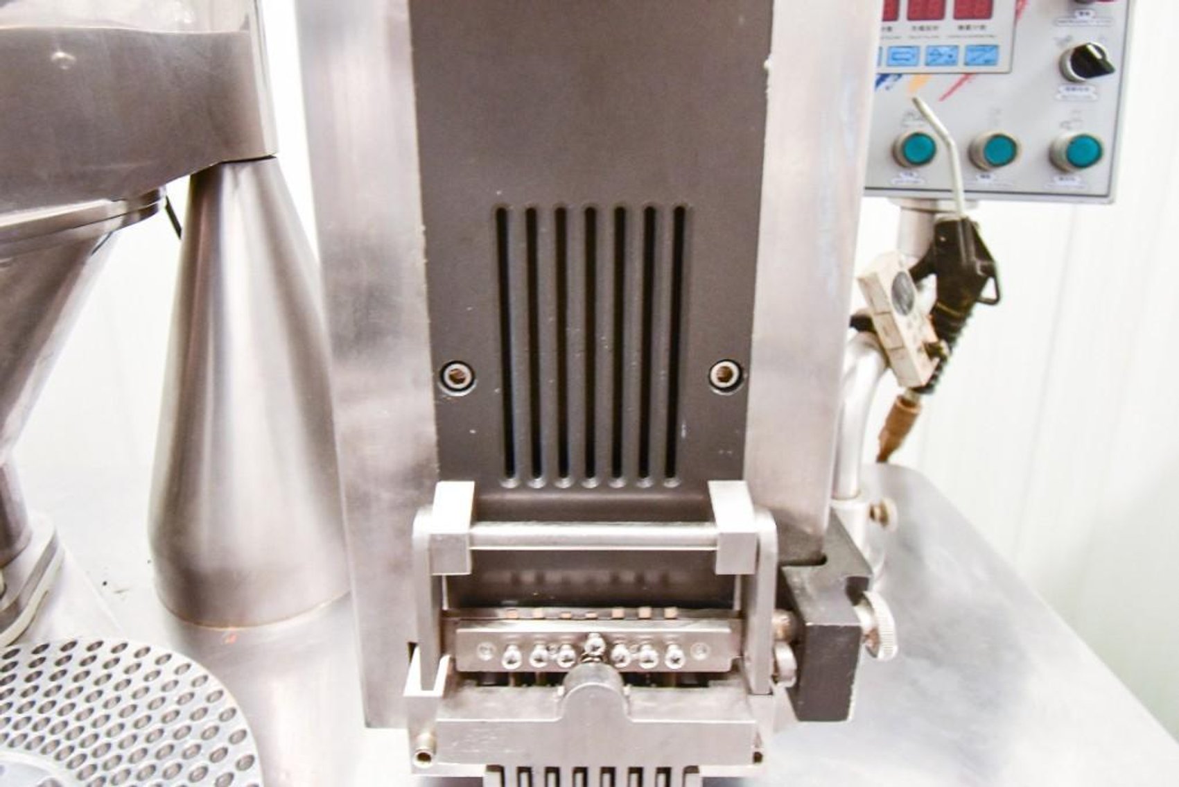 Image for MJK2106 Semi Auto Capsule Filling Machine