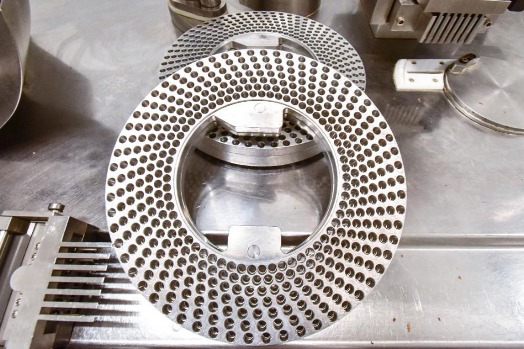 Image for MJK2106 Semi Auto Capsule Filling Machine