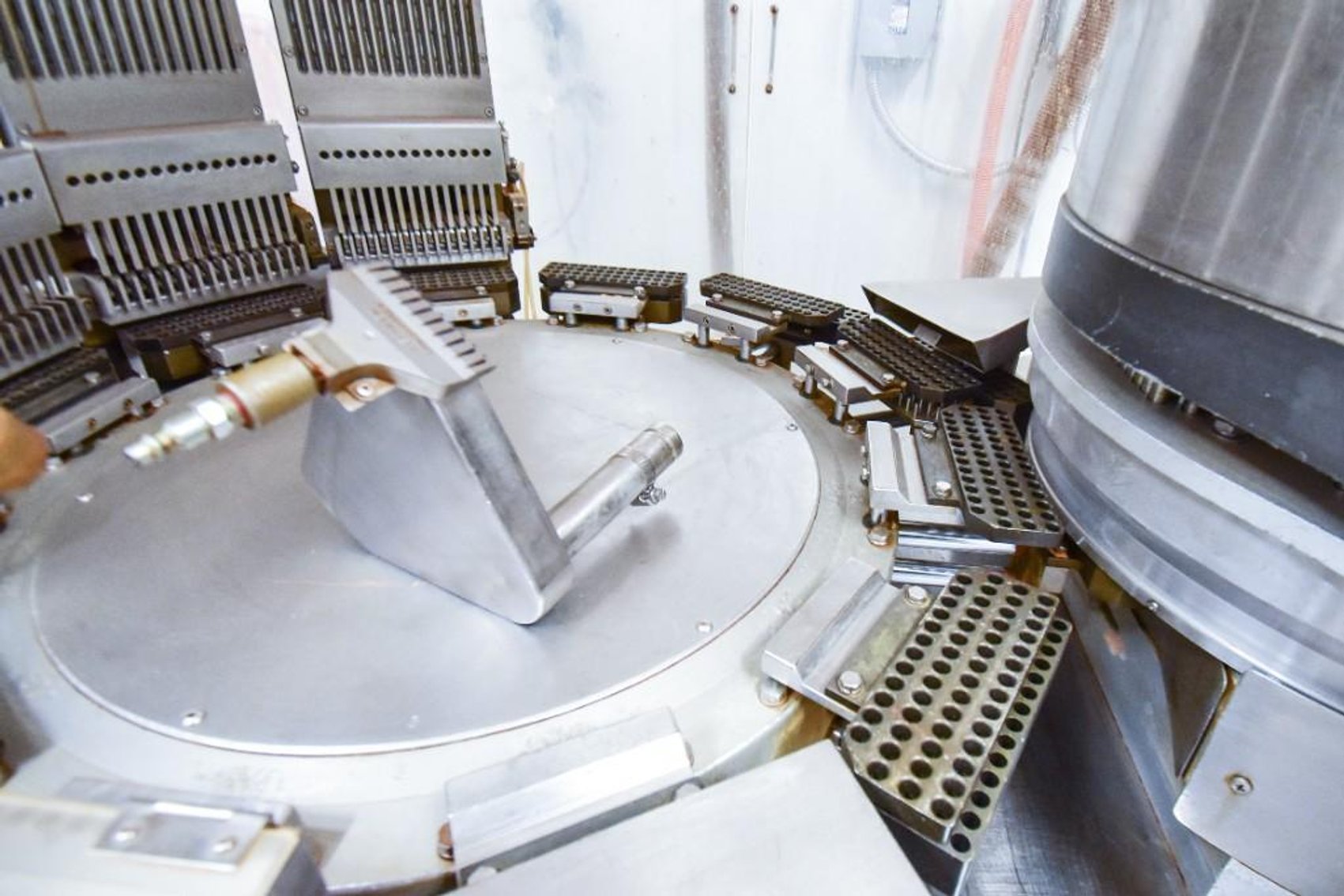 Image for MJK2108 NJP 7500 Encapsulation Machine