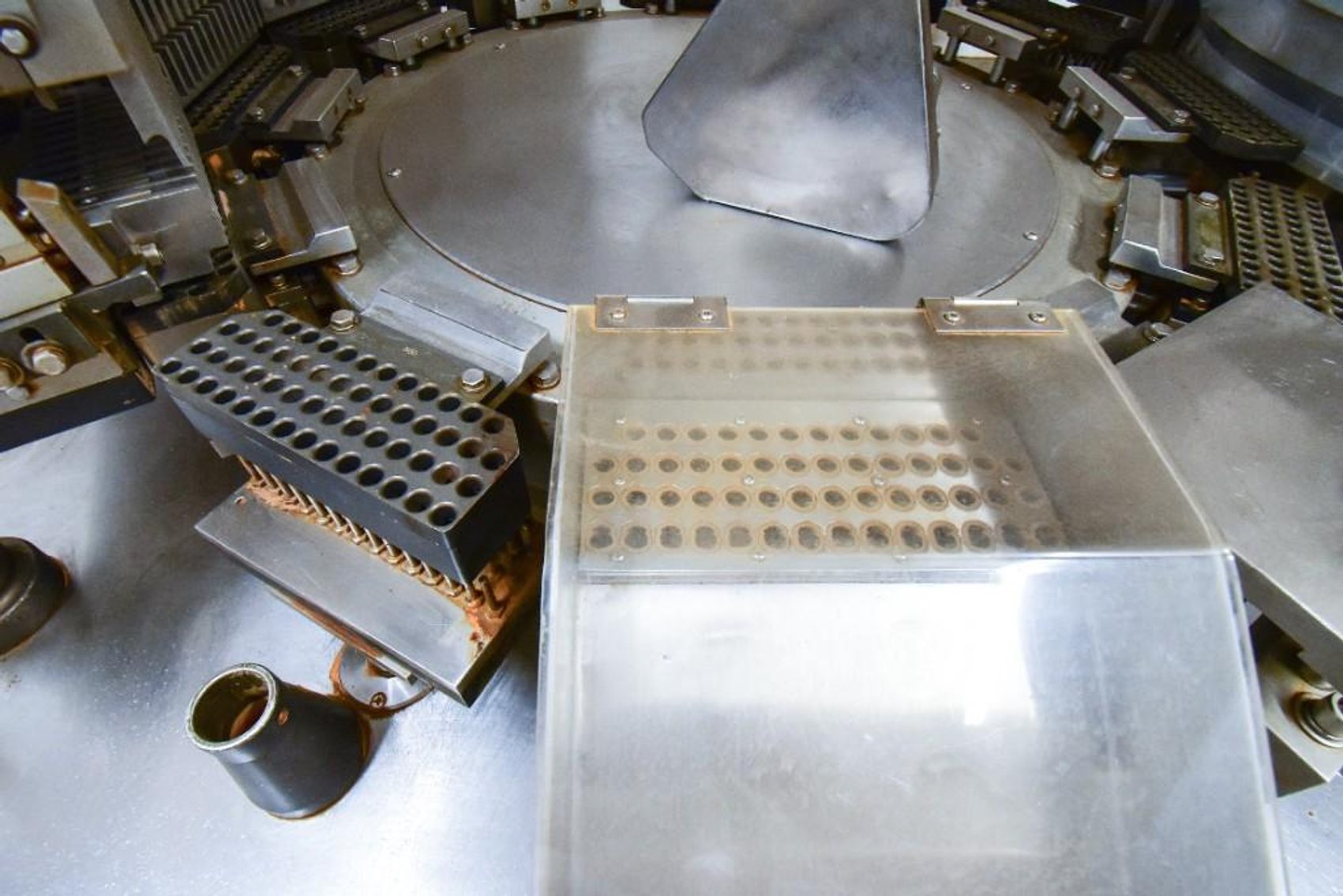 Image for MJK2108 NJP 7500 Encapsulation Machine