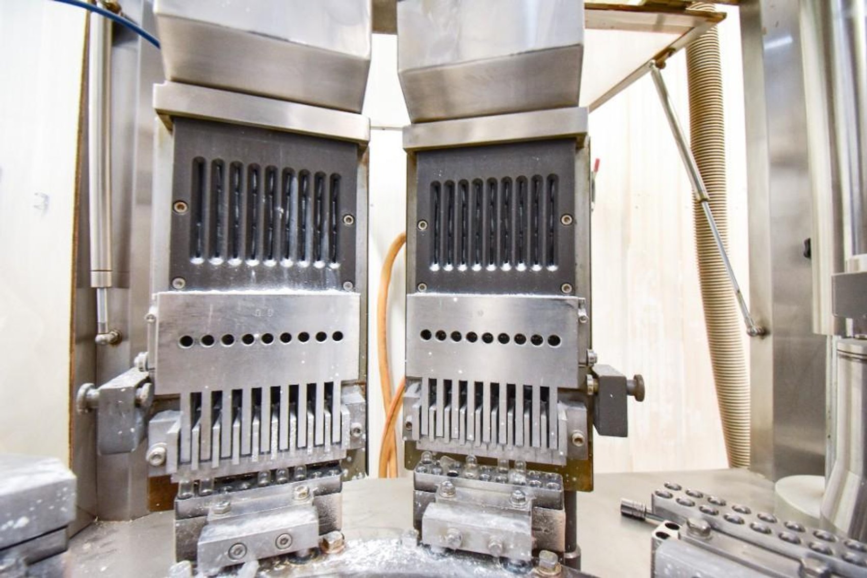 Image for MJK2113 NJP 2000 Encapsulation Machine