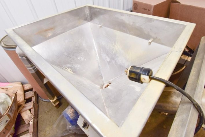 Image for MJK2118 Vibrating Loader Auger Screw with Hopper