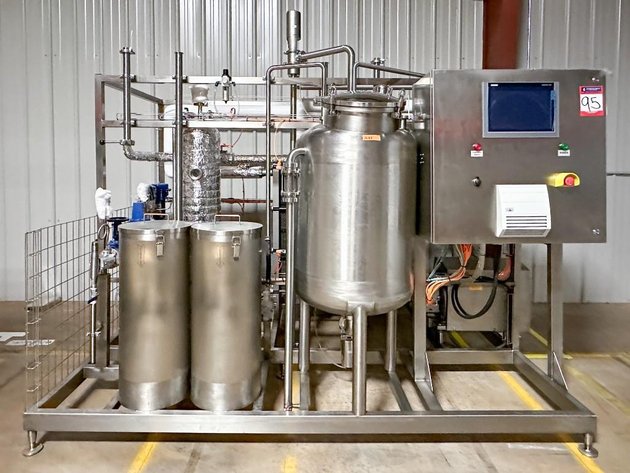 Image for ***SOLD*** MJK2120 NEW IN CRATE - 250 Gal Cedarstone Pasteurizer and G&D 7x7H Stage Chiller